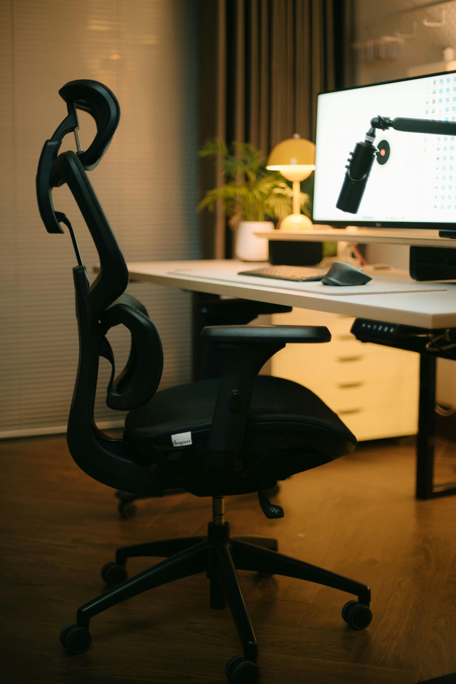 chair Hover